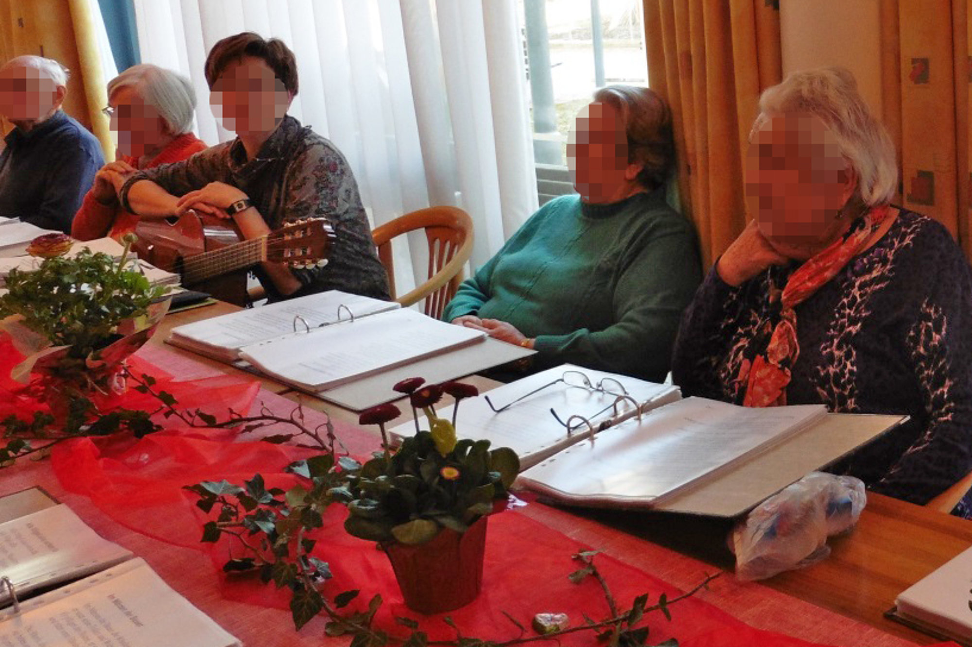 Wöchentlich wird im Alten- und Pflegeheim Musik gemacht. Foto: Anja Megele/ Stadt Günzburg